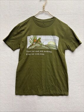 Frog and Toad medium Olive Green Graphic T-Shirt with Frog & Toad Print